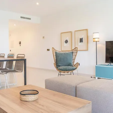 アパート Amazing In With 2 Bedrooms, Outdoor Swimming Pool And Swimming Pool エステポナ