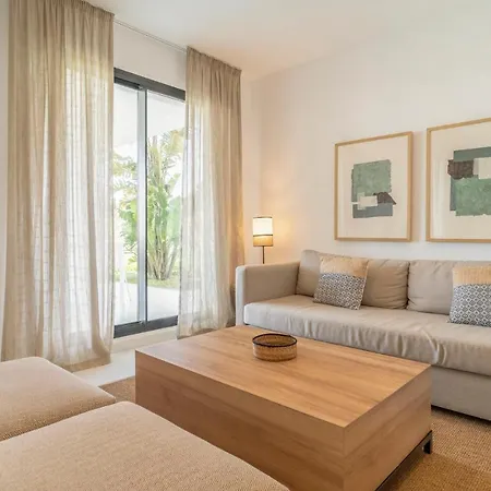 アパート Amazing In With 2 Bedrooms, Outdoor Swimming Pool And Swimming Pool エステポナ