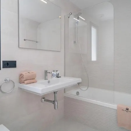 Amazing In With 2 Bedrooms, Outdoor Swimming Pool And Swimming Pool * エステポナ